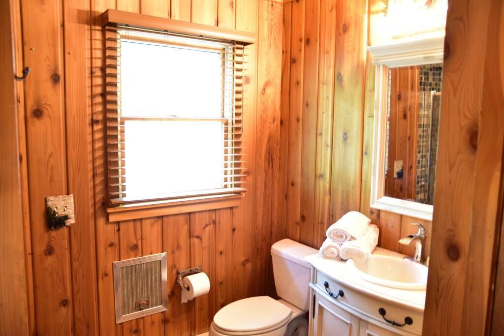Quiet And Comfy 3Bed/2Bath - Chalet With Hot Tub. Cedar Exterior photo