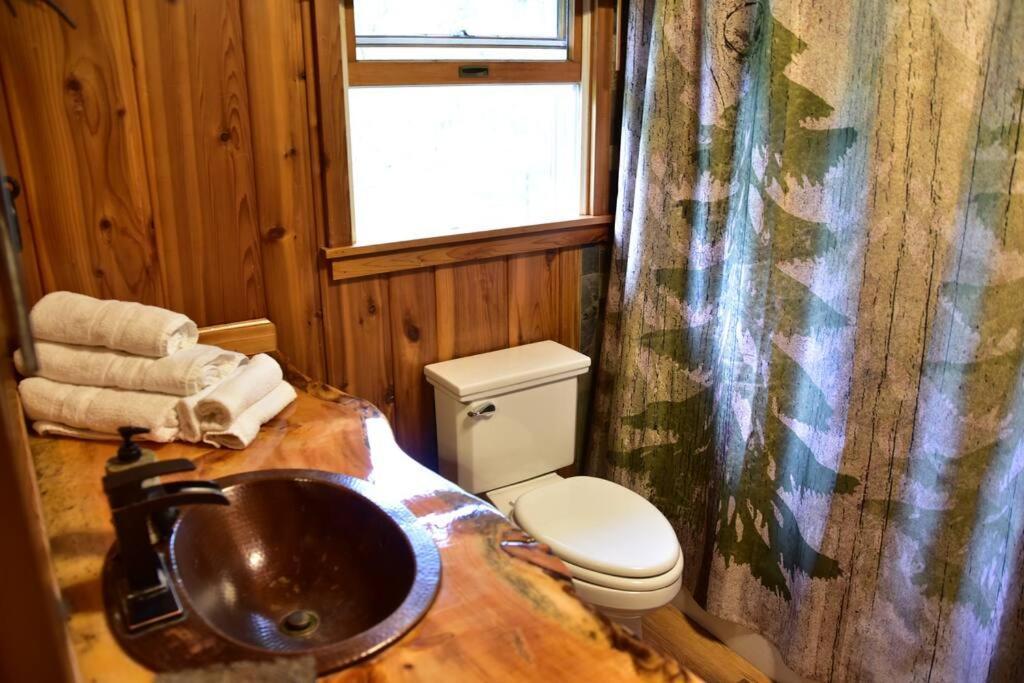 Quiet And Comfy 3Bed/2Bath - Chalet With Hot Tub. Cedar Exterior photo