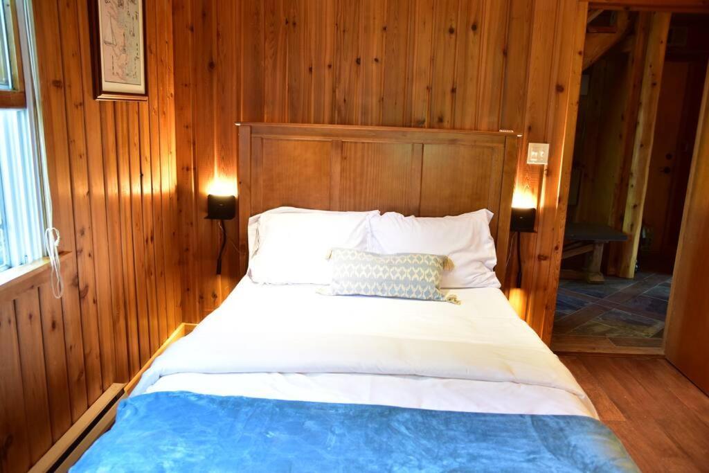 Quiet And Comfy 3Bed/2Bath - Chalet With Hot Tub. Cedar Exterior photo