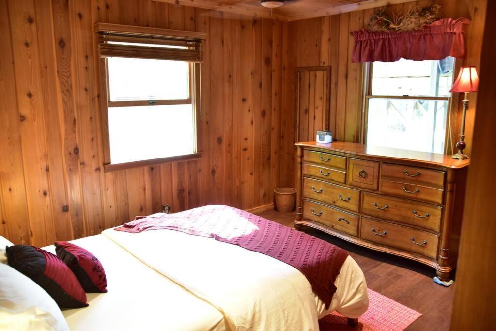 Quiet And Comfy 3Bed/2Bath - Chalet With Hot Tub. Cedar Exterior photo
