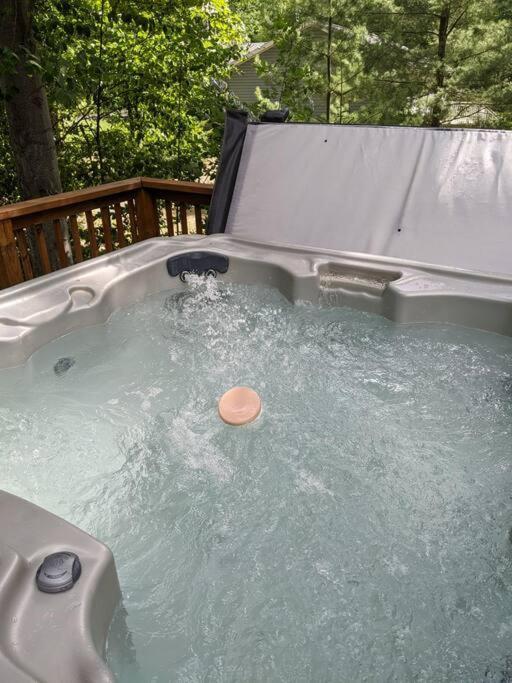 Quiet And Comfy 3Bed/2Bath - Chalet With Hot Tub. Cedar Exterior photo
