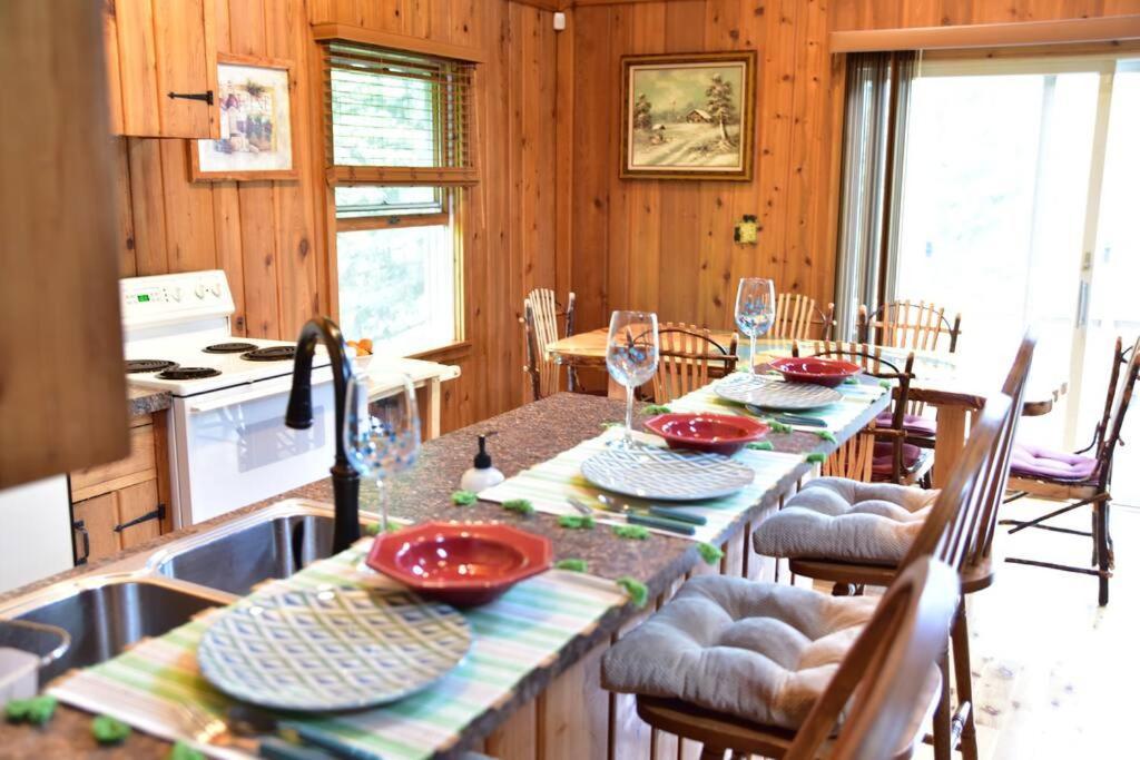 Quiet And Comfy 3Bed/2Bath - Chalet With Hot Tub. Cedar Exterior photo