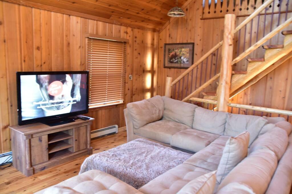 Quiet And Comfy 3Bed/2Bath - Chalet With Hot Tub. Cedar Exterior photo