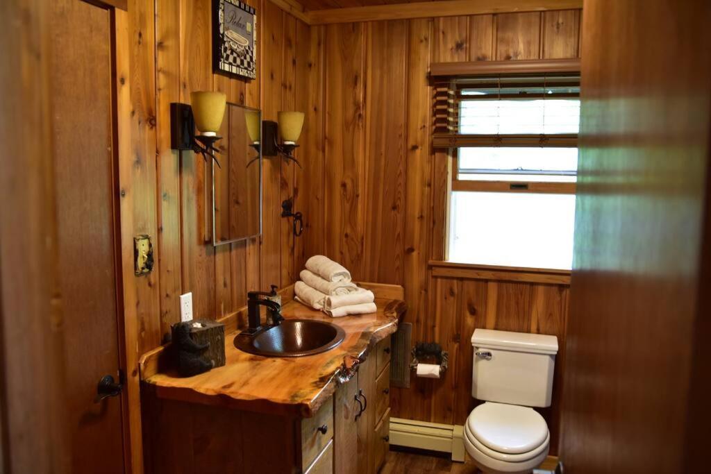 Quiet And Comfy 3Bed/2Bath - Chalet With Hot Tub. Cedar Exterior photo
