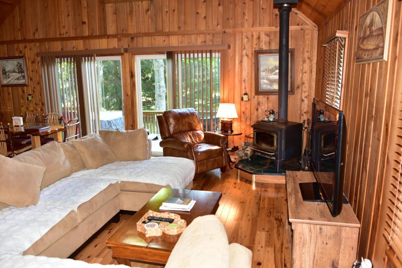Quiet And Comfy 3Bed/2Bath - Chalet With Hot Tub. Cedar Exterior photo